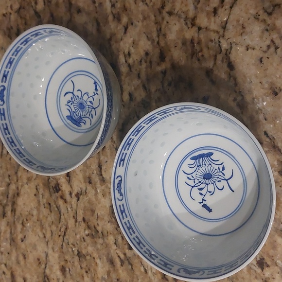 Vintage Chinese soup 2 bowlsacross 4 1/2 incheshight 2 1/4 inches - Picture 9 of 9